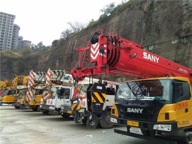 玛纳斯县吊车出租按什么计费？台班费、单次费、里程费怎么算？