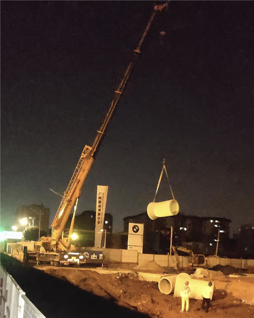 玛纳斯县“弯臂矫正”—— 吊车的 “形变补偿” 技术